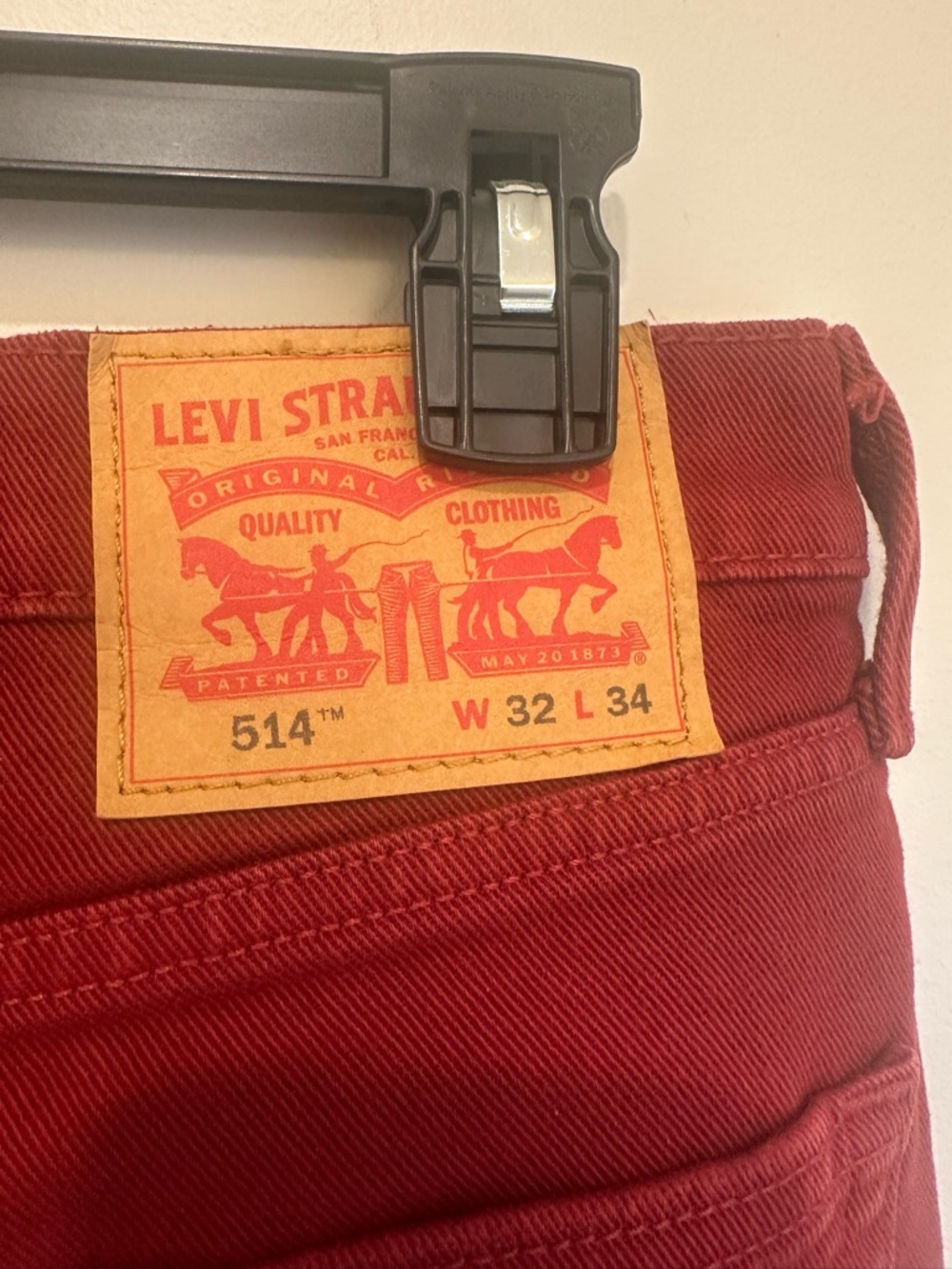 Authentic Levi's 514 Men's Straight Jeans in Deep Red